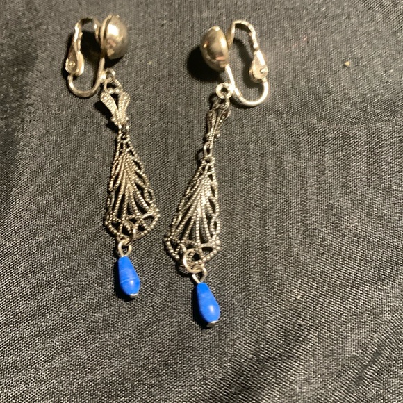 Vintage Clip on Earrings - Picture 1 of 2